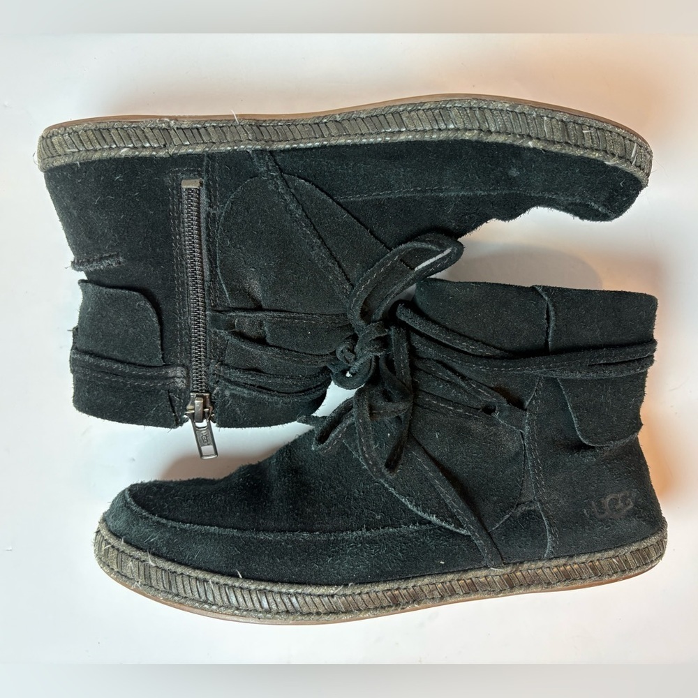 Ugg Reid women’s black suede moccasin style ankle booties boots size 7